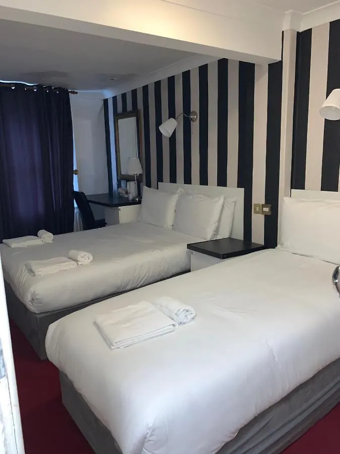 Clifton Court Hotel Dublin 2*,
